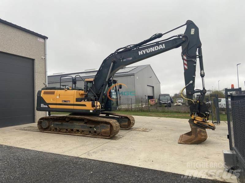 Hyundai HX220 L Pelle sur pneus