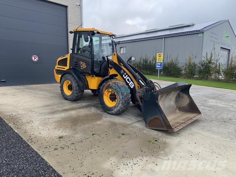 JCB 409 Chargeuse sur pneus