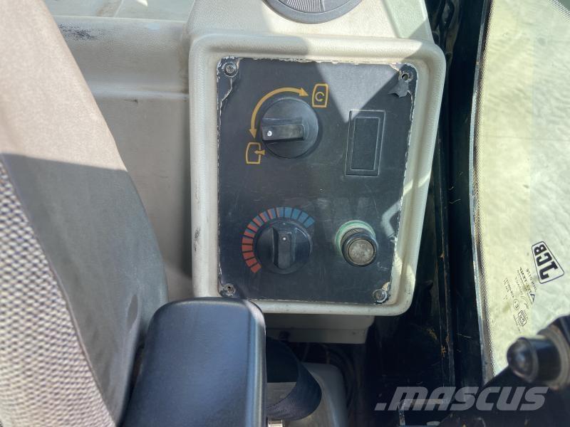 JCB JS145W Pelle sur pneus