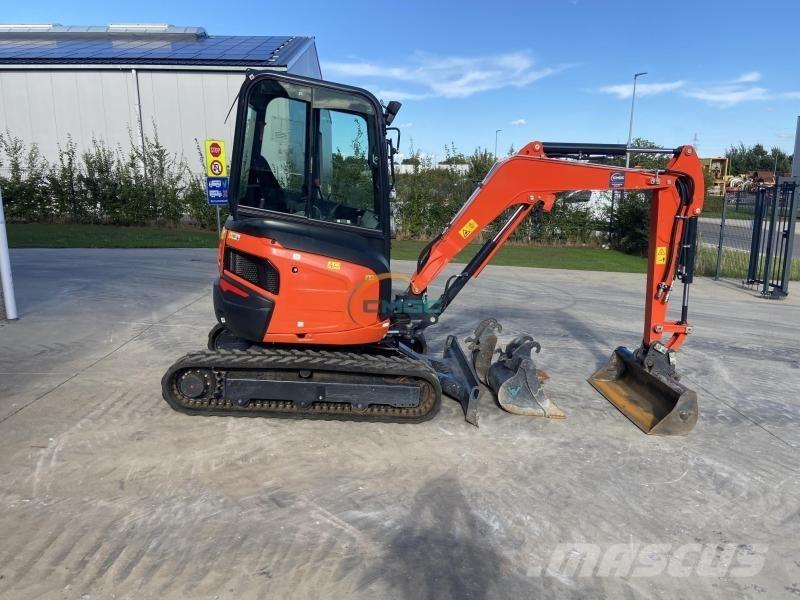 Kubota U27-4 HI Pelle sur pneus