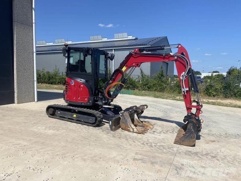 Yanmar VIO38-6 Pelle sur pneus