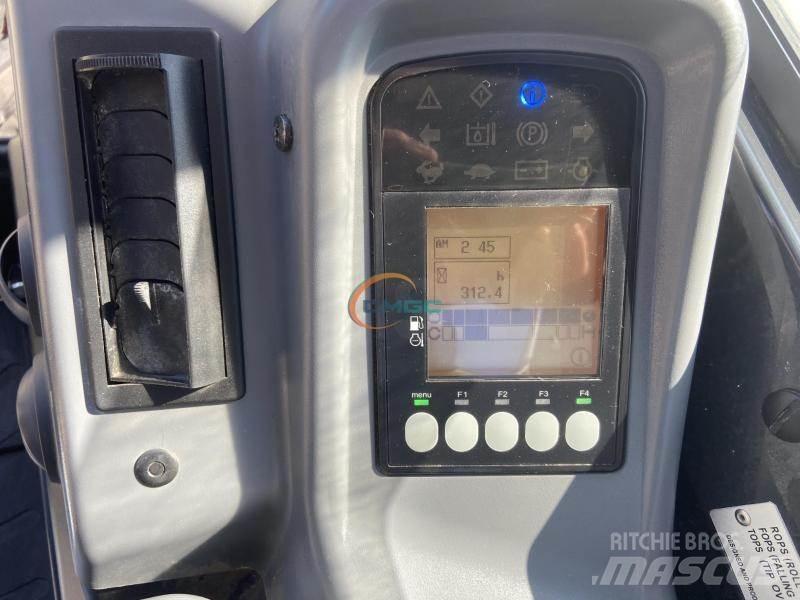 Yanmar VIO38-6 Pelle sur pneus