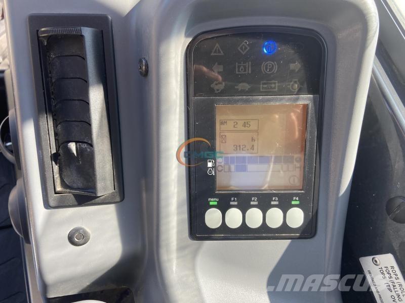 Yanmar VIO38-6 Pelle sur pneus