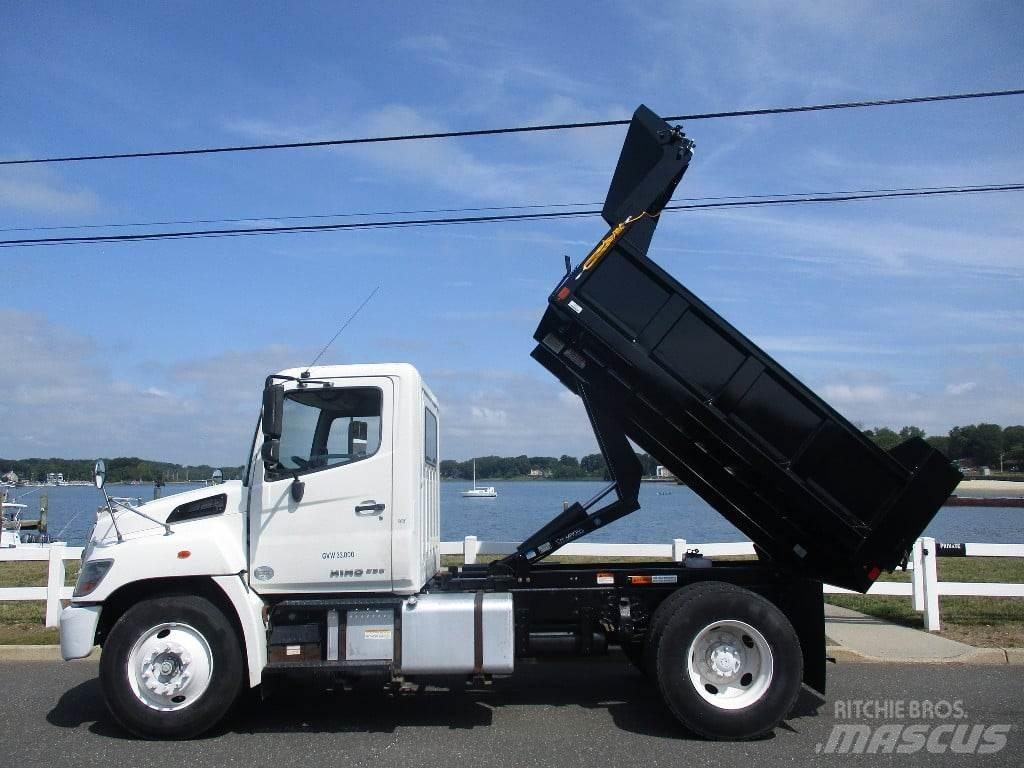 Hino 338 Camion benne