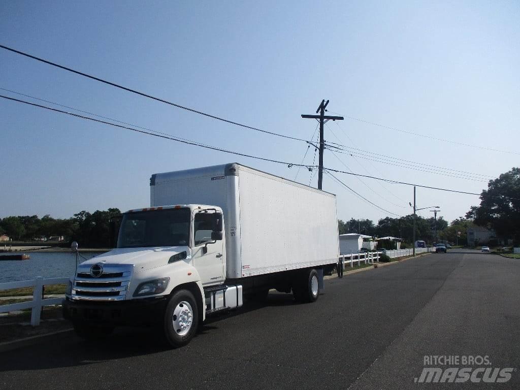 Hino 338 Camion Fourgon