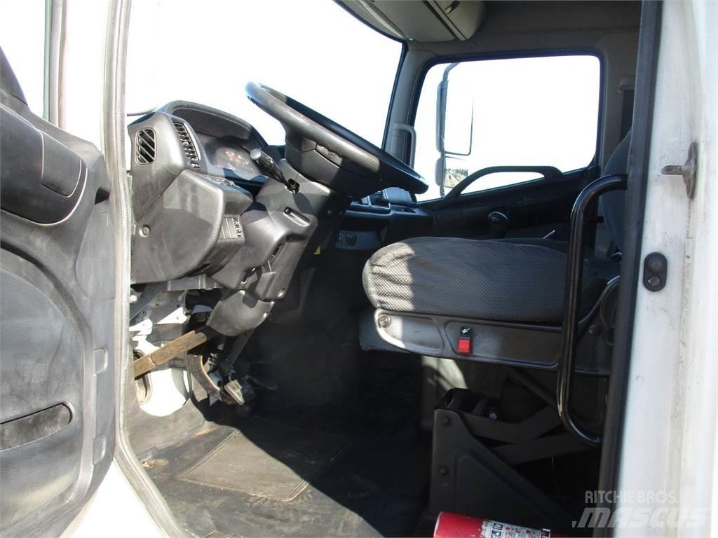 Hino 338 Camion pour copeaux de bois