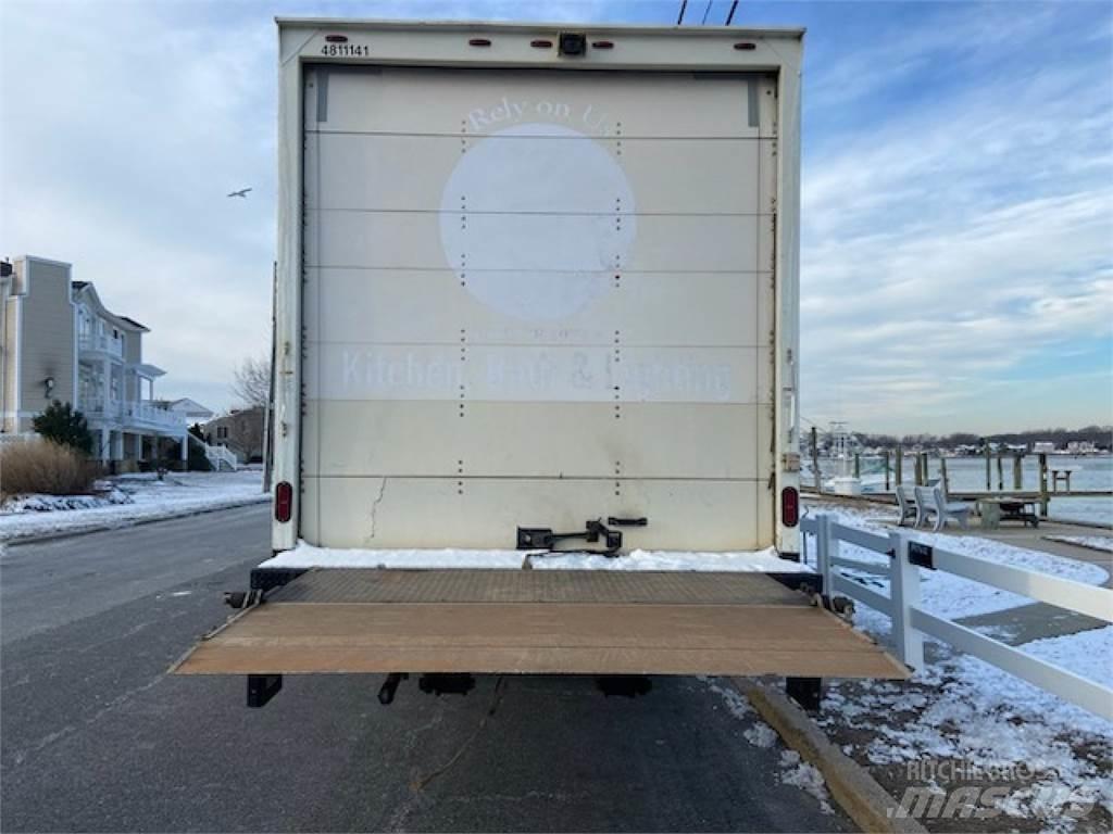 Isuzu FTR Camion Fourgon