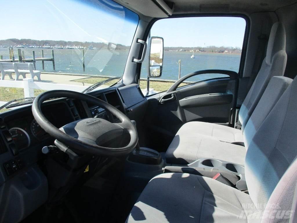 Isuzu NPR Camion Fourgon