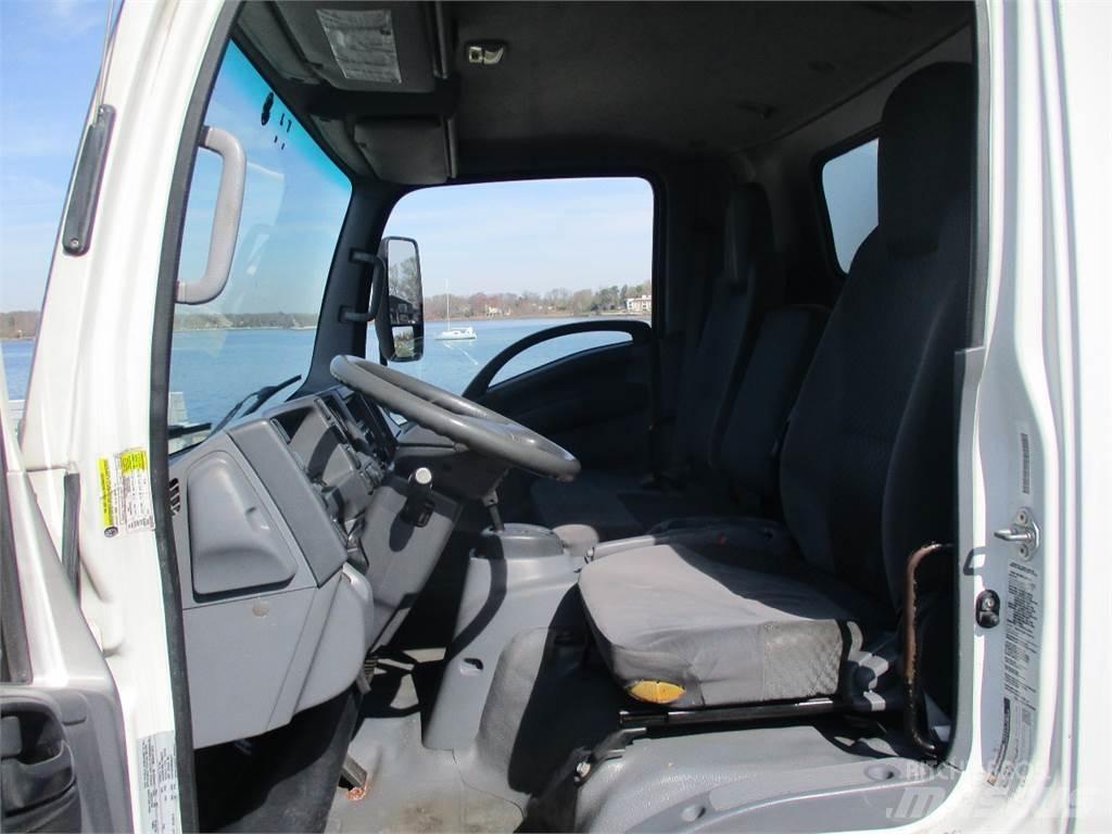 Isuzu NRR Camions et véhicules municipaux