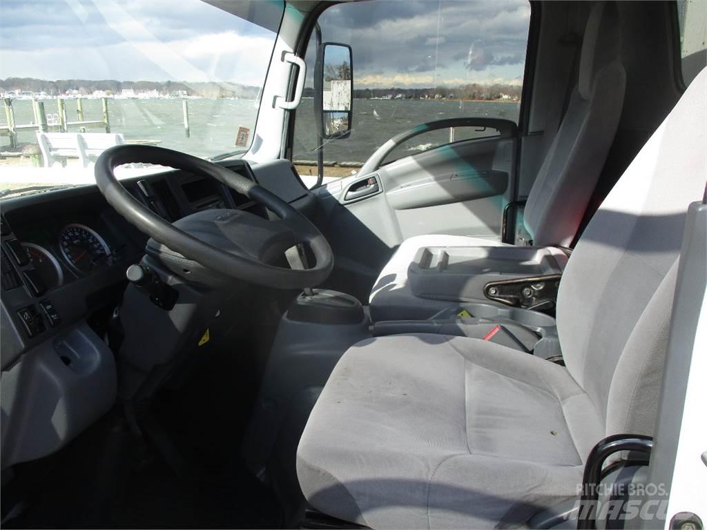 Isuzu NRR Camions et véhicules municipaux