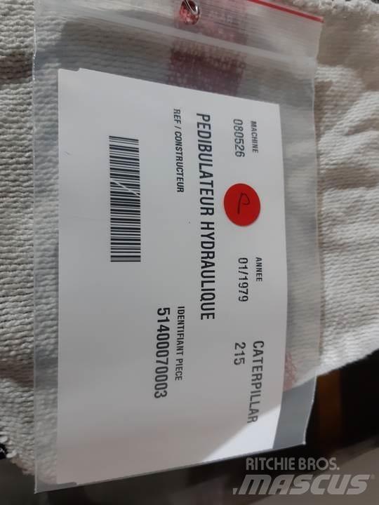 CAT 215 Cabine
