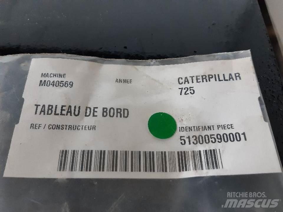 CAT 725 Cabine