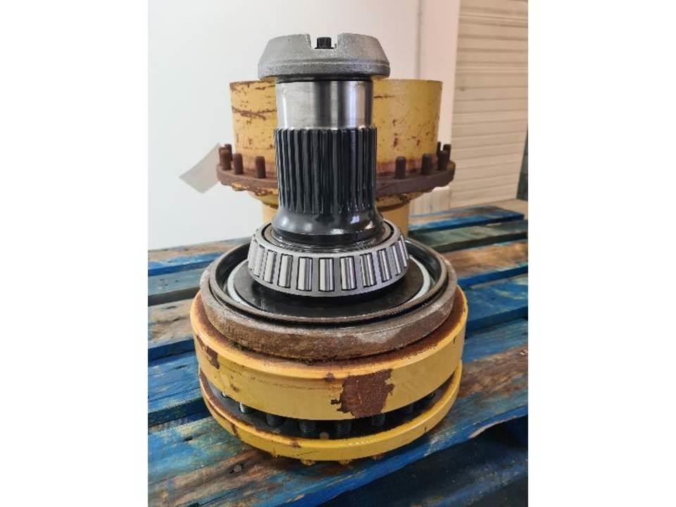 CAT 735 Transmission