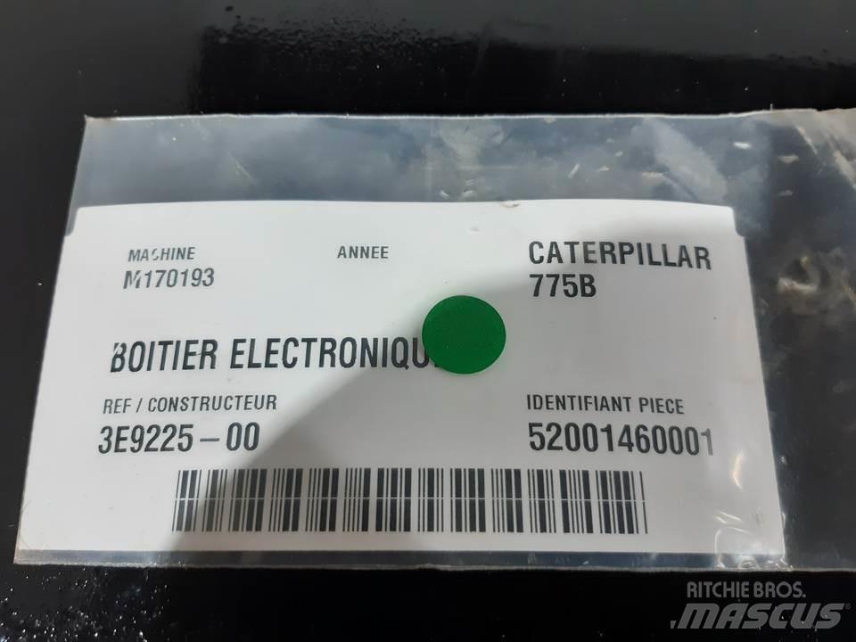 CAT 775B Cabine