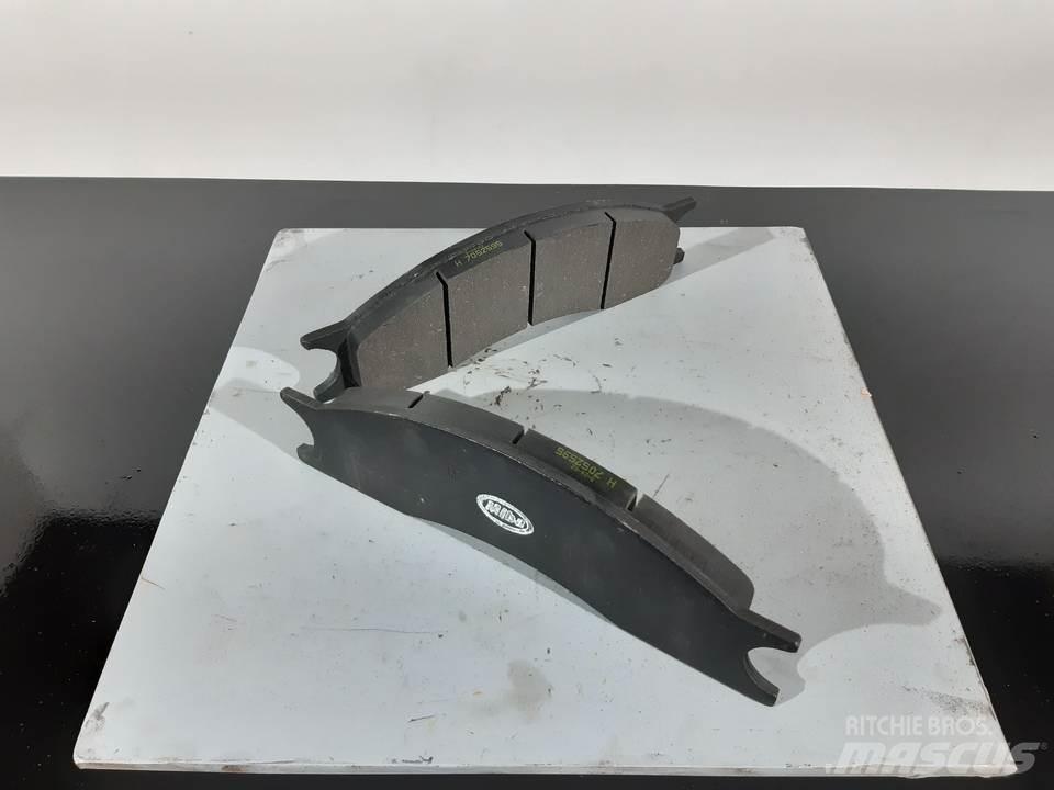 CAT 930 Chenilles