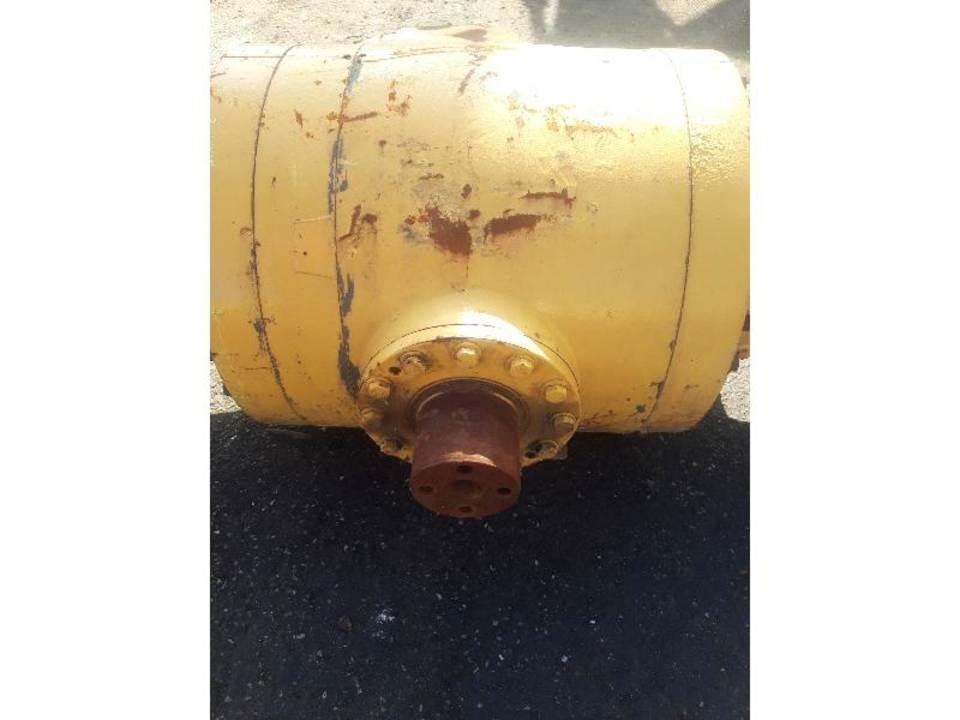 CAT 966H Transmission