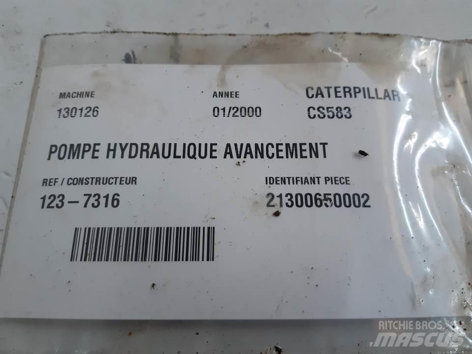 CAT CS583 Hydraulique