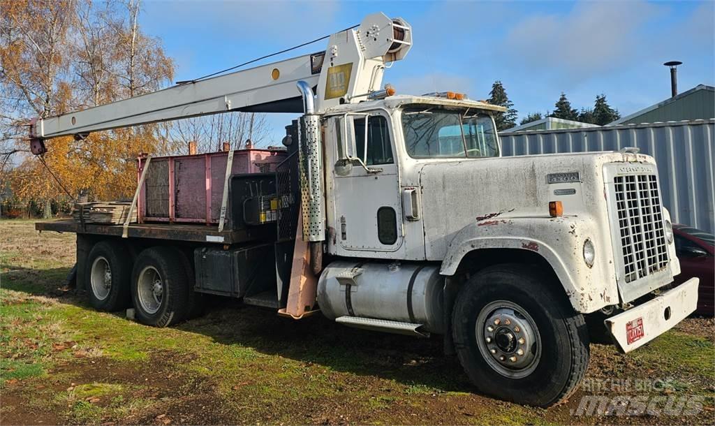  Simon-Ro 145-83 Camion plateau ridelle avec grue