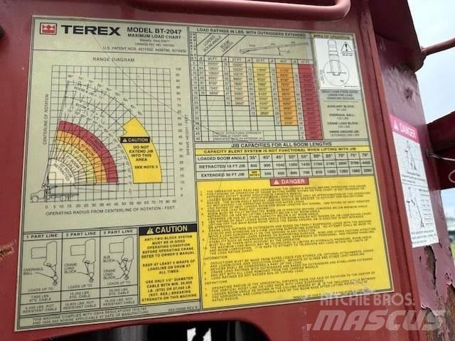 Terex BT 2047 Camion plateau ridelle avec grue