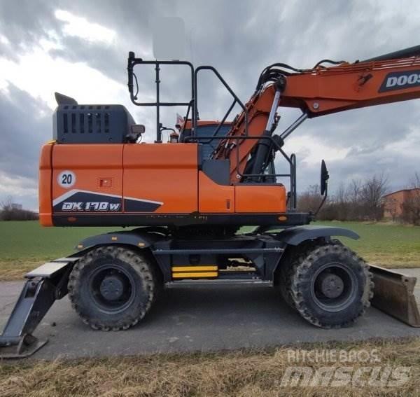 Doosan DX 170 W-7 Pelle sur pneus