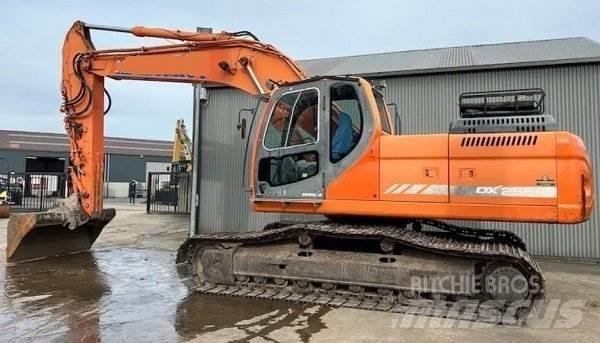Doosan DX 255 LC Pelle sur chenilles