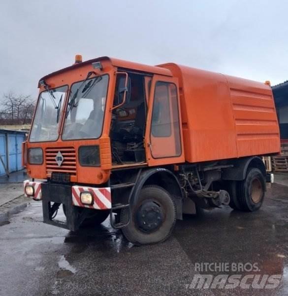 IFA W50 +KM 2301 Balayeuse / Autolaveuse