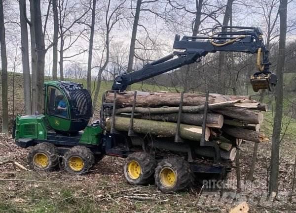 John Deere 1010 E Abatteuse