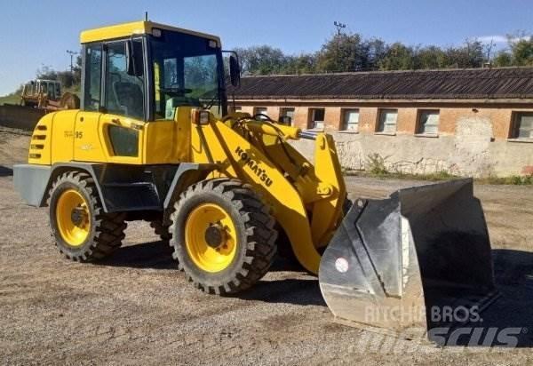 Komatsu WA 95 Chargeuse sur pneus