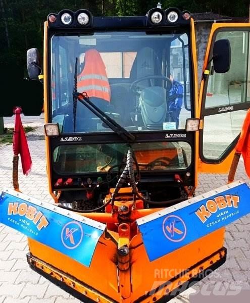 Ladog G 129 +Kobit Sableuse et saleuse