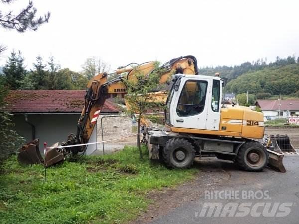 Liebherr A 314 Pelle sur pneus