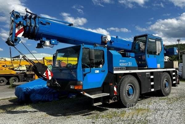Liebherr LTM 1030.2 Camion plateau ridelle avec grue