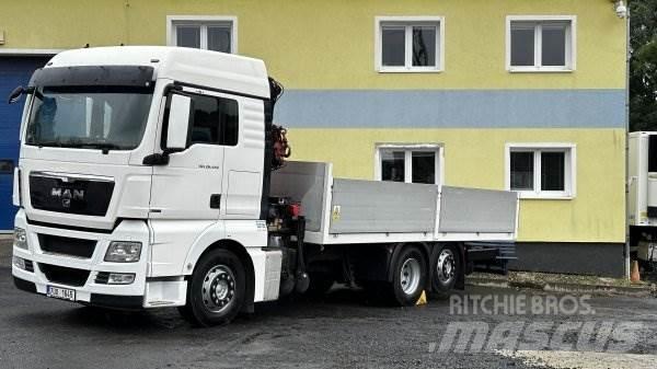 MAN TGX 26.440 LLX Camion plateau ridelle avec grue