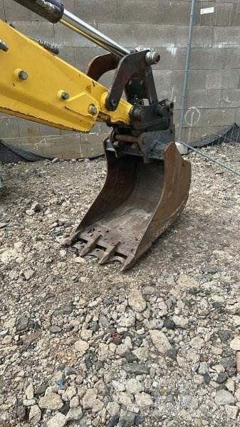 New Holland B100C Tractopelle