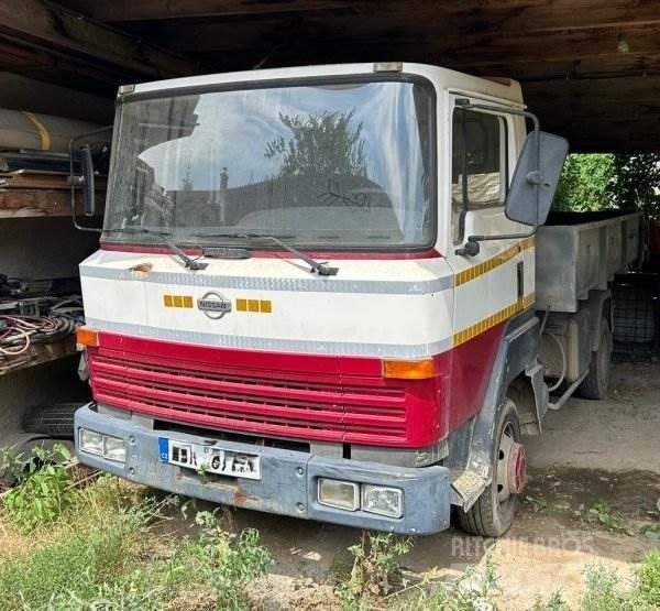 Nissan L351 Camion ampliroll