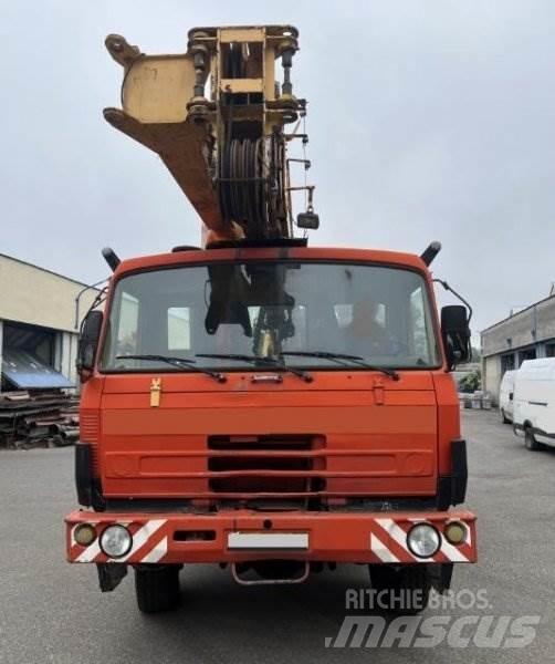Tatra 815 AD20 T Camion plateau ridelle avec grue