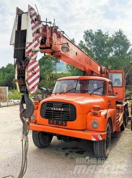 Tatra AD16 Camion plateau ridelle avec grue