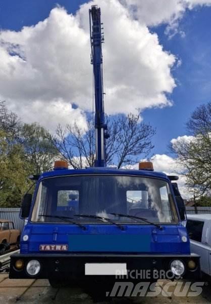 Tatra T815 +(ČKD) AD 28 Camion plateau ridelle avec grue