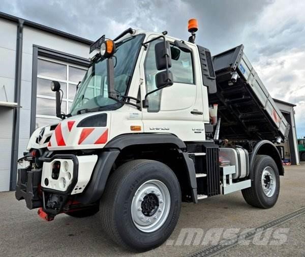 Unimog U 423 Sableuse et saleuse