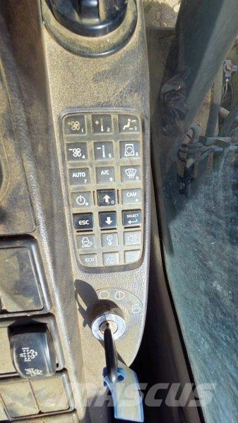 Volvo EW 140 D Pelle sur pneus