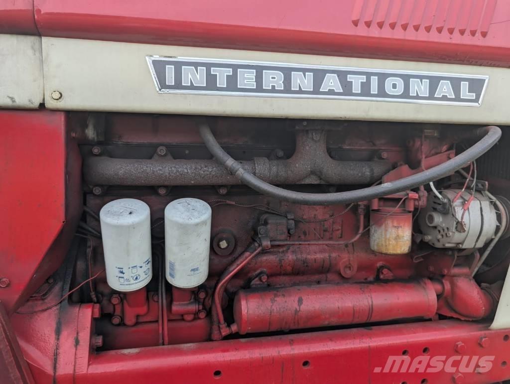 International 966 Tracteur