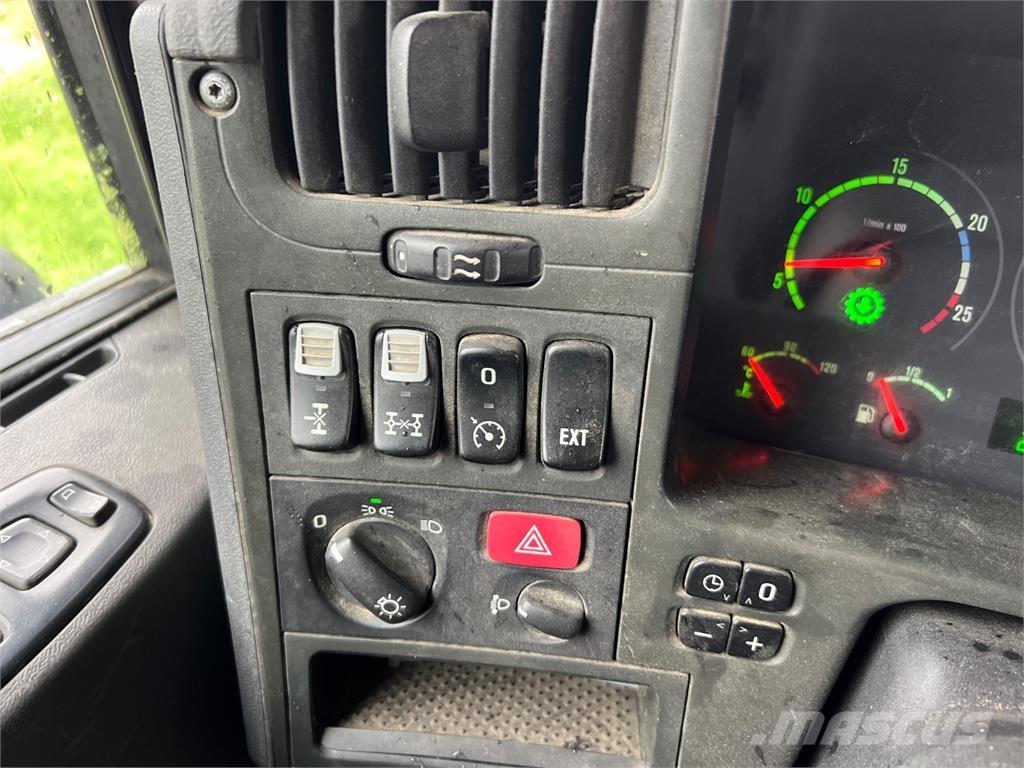 Scania P 380 8X4 Châssis cabine