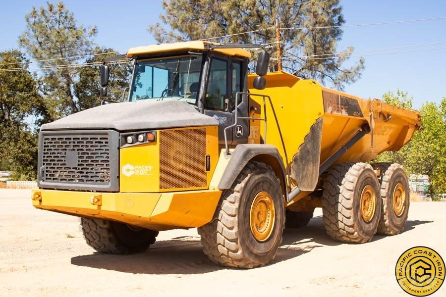 DEERE 410E Tombereau articulé