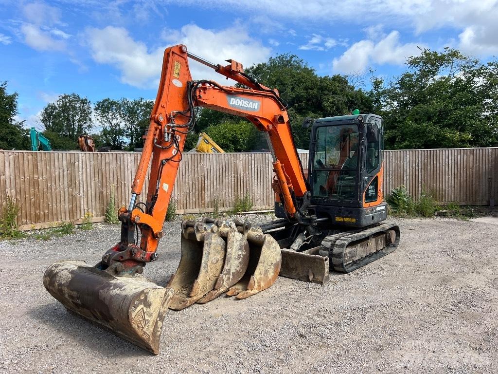 Doosan DX 63-3 Mini pelle < 7t