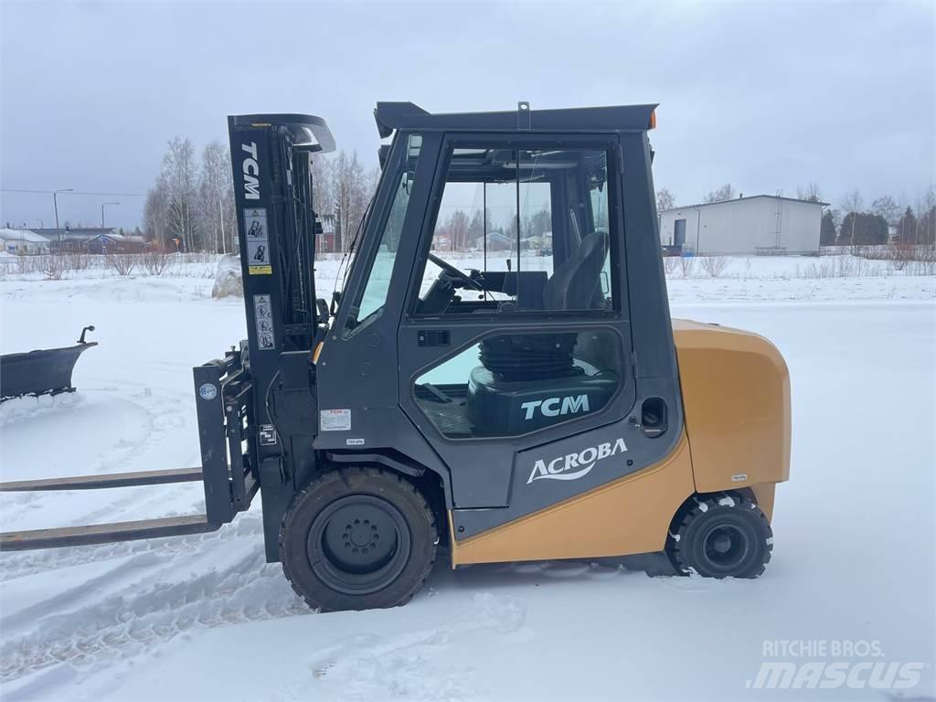 TCM FA 30D ACROBA Chariots diesel