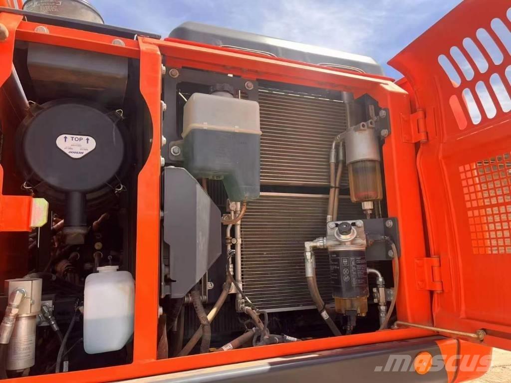 Doosan DX150W-9C Pelle sur pneus
