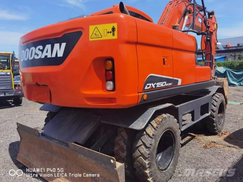 Doosan DX150W-9C Pelle sur pneus