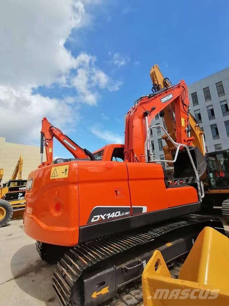 Doosan DX 140 Pelle sur chenilles