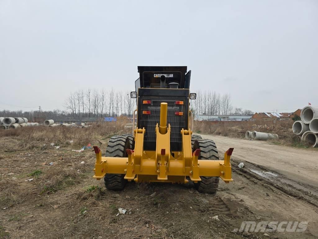CAT 140K Niveleuse