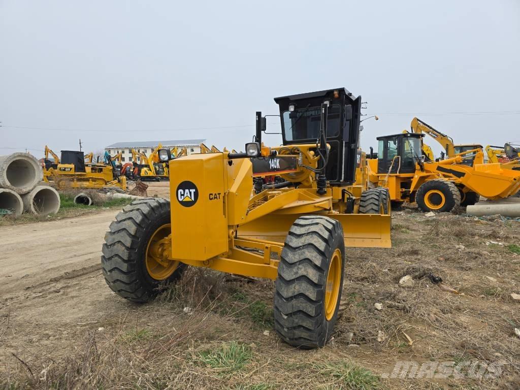 CAT 140K Niveleuse