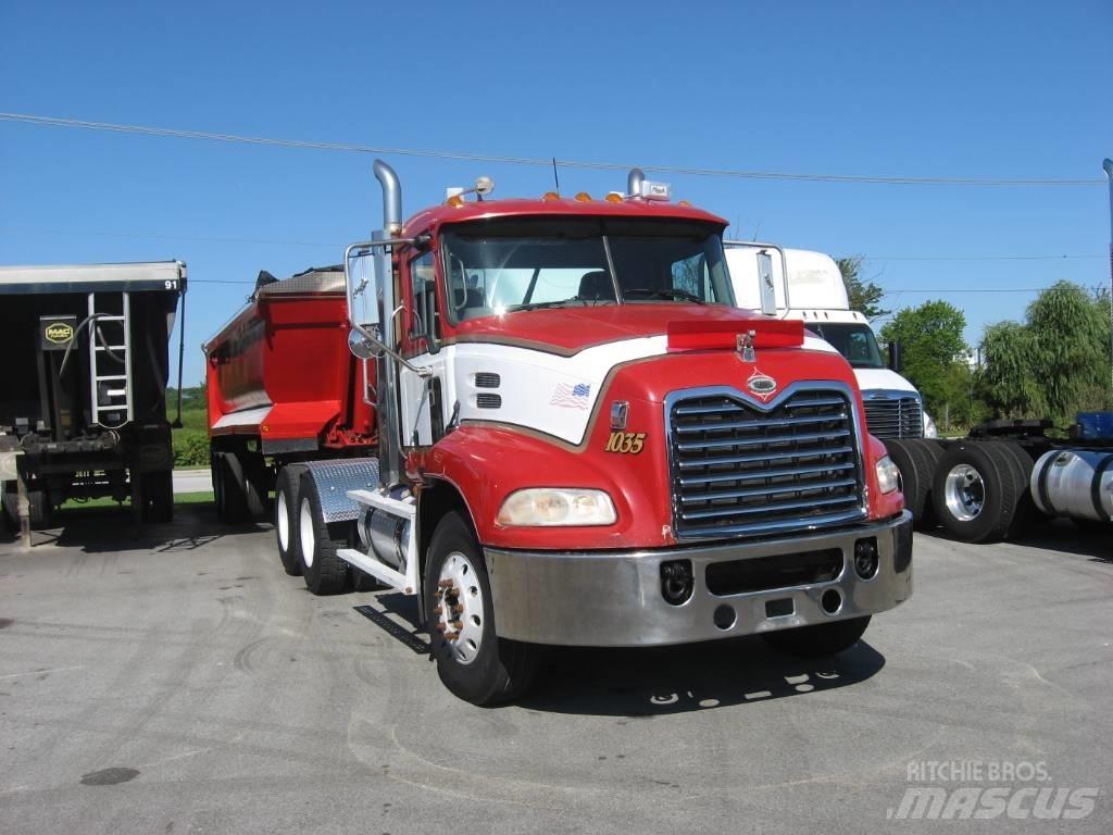 Mack CXN 613 Tracteur routier